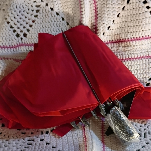 Red Compact Umbrella - Picture 2 of 8